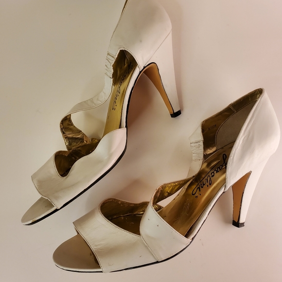 Vintage Glam 70s Open Toed Heels with Angular Strap - Picture 2 of 15